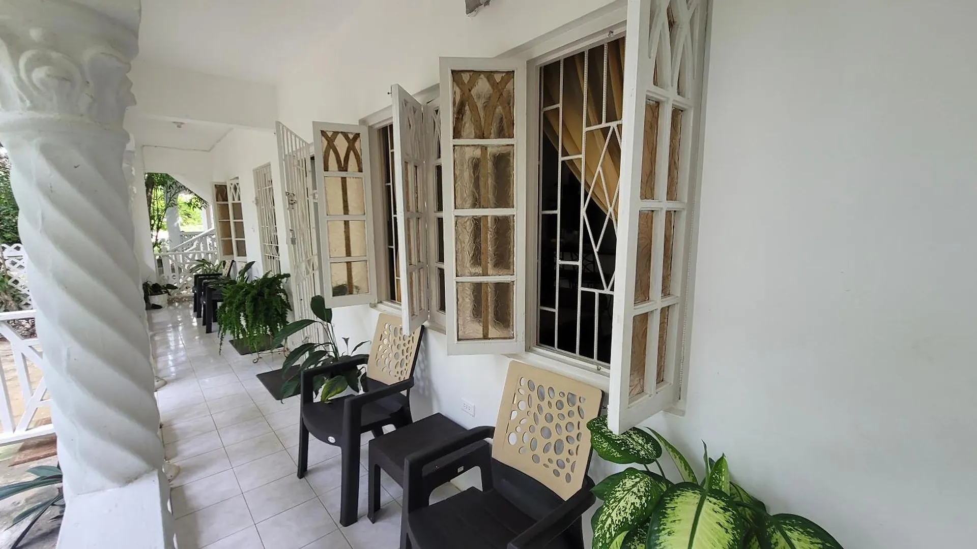 Apartament Marva'S Whitehouse By Tigress 1 Negril